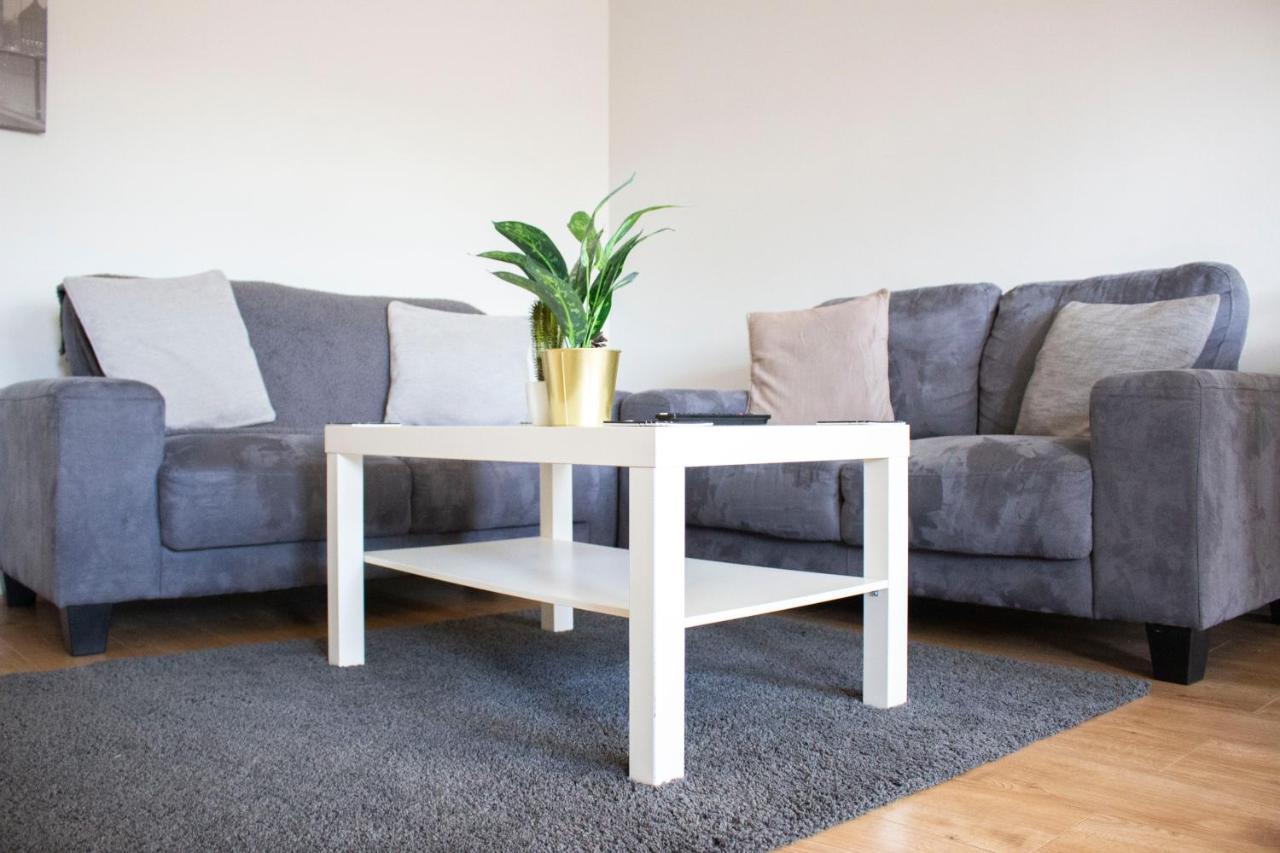 Large Ground Floor Pet Friendly 2 Bedroom Apartment With Free Parking Loughborough Ngoại thất bức ảnh