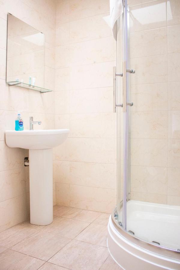 Large Ground Floor Pet Friendly 2 Bedroom Apartment With Free Parking Loughborough Ngoại thất bức ảnh